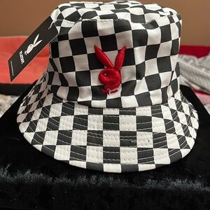 🎀🌺🎀🌺🎀🌺🎀 NWT PLAYBOY CHECKERED BUCKET HAT🎀🌺🎀🌺🎀🌺🎀🌺